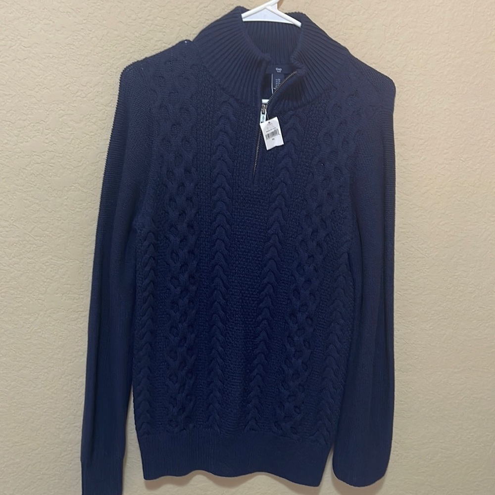 Gap sweater